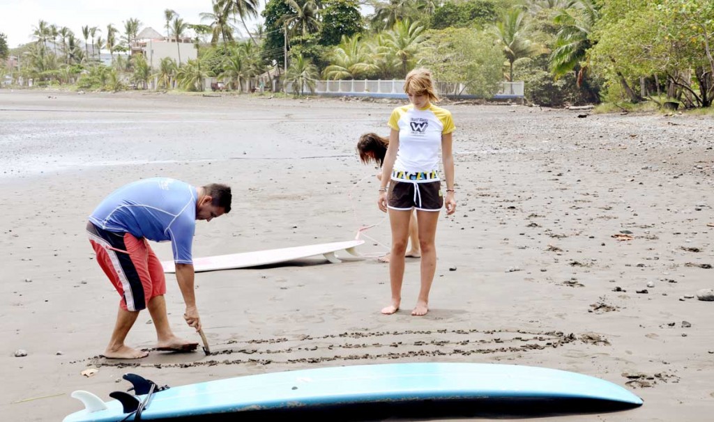 surfcamp-lessons-jaco-beach01